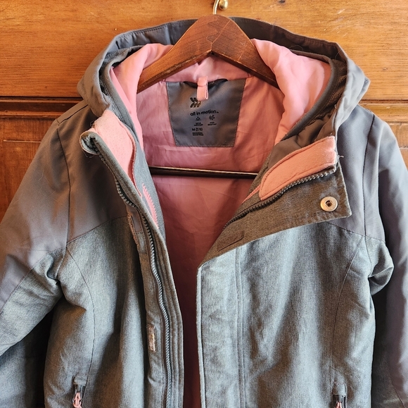 Girls all in motion coat - Picture 3 of 9